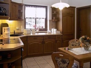 Fridge, microwave, oven, dishwasher - FeHaus Johannesberg by Interhome (Fischbach)