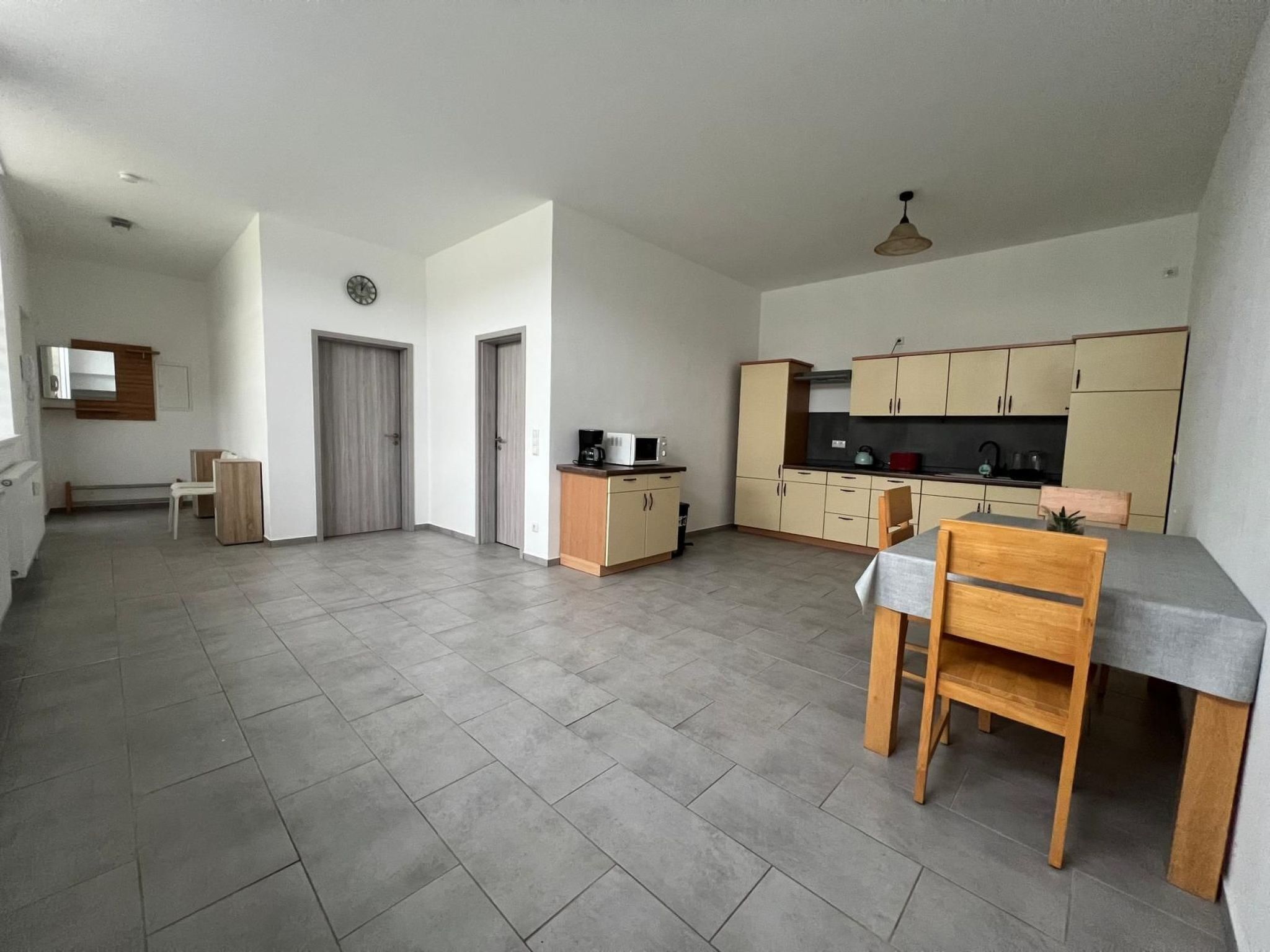 المنشأة من الداخل