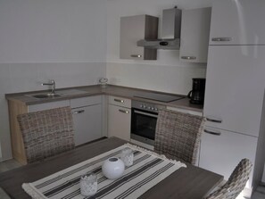 Frigorifero, forno, pentole/stoviglie/utensili