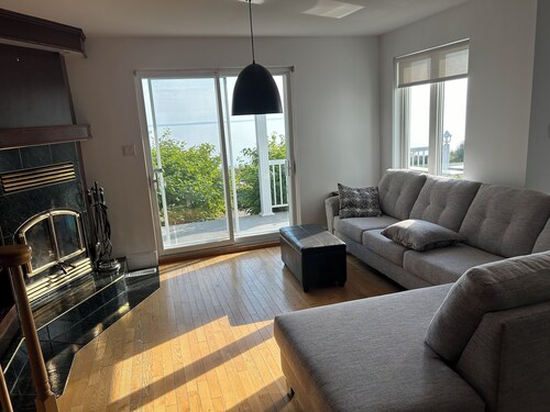 Domaine 5 chambres 10 personnes au bord du Lac-St-Jean plage privée CITQ319966
