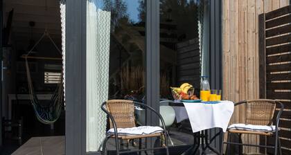 mit privater Terrasse by Interhome