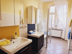 Towels - barrierefreie Wohnung in ruhiger Zentrumslage by Interhome (Quedlinburg)