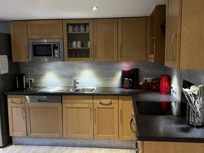 Fridge, microwave, oven, dishwasher - Zum Rosenhügel by Interhome (Hellenthal)