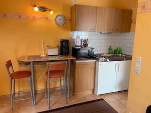 Fridge, cookware/dishes/utensils - Maurice by Interhome (Baabe)