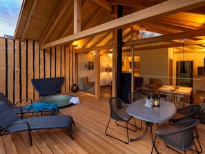 Outdoor dining - Luxuschalet im Forstgut - Raum für wertvolle Zeit by Interhome (Regen)