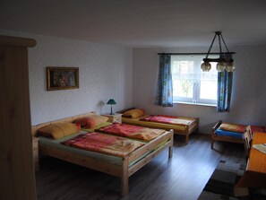 Internet - Ländliche Ferienwohnung in beliebtem Gästehaus by Interhome (Eckernförde)