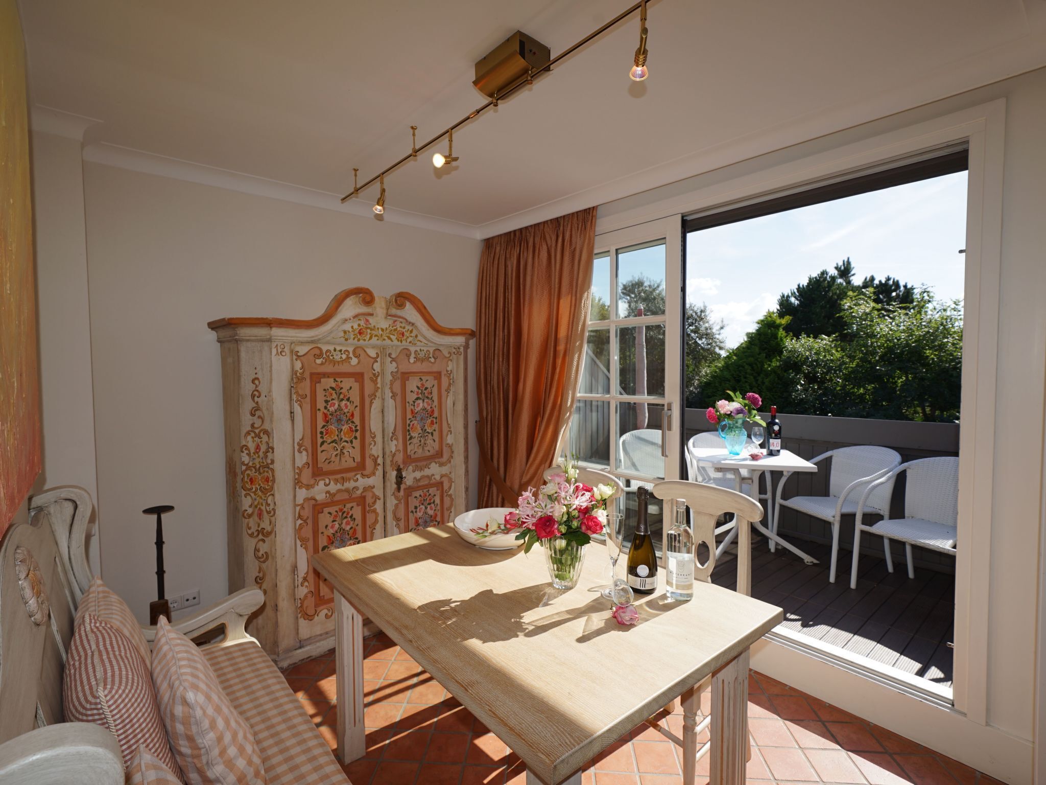 تناول الطعام بالخارج