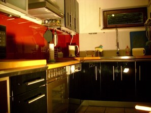 Fridge, microwave, oven, cookware/dishes/utensils - Urlaub am Feigenbaum in Nußloch by Interhome (Nußloch)