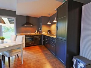 Fridge, microwave, oven, dishwasher - Haus Johannes by Interhome (Berlingen)