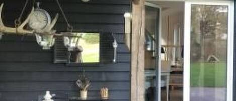 تناول الطعام بالخارج