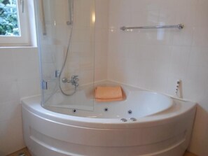 Towels - Exklusive Ferienwohnung mit Loggia am Waldrand by Interhome (Volkmarsen)