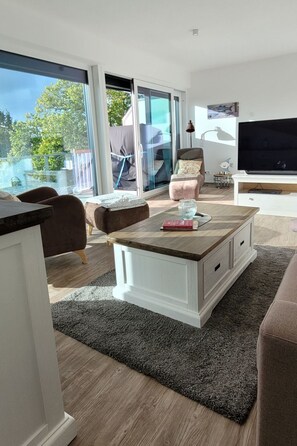 TV, DVD player - Boddenblick-Vilm by Interhome (Groß Stresow)