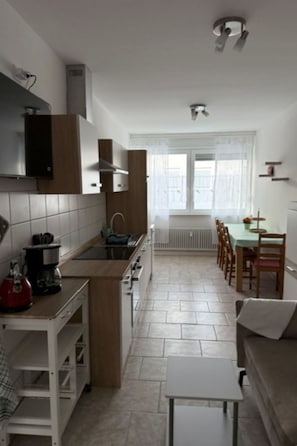 Fridge, microwave, oven, dishwasher - Panorama 180° by Interhome (Kitzingen)