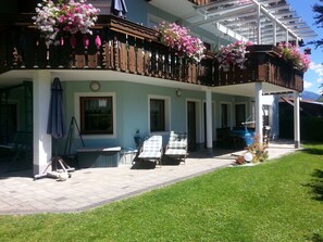 Terrace/patio - Apartment Anna by Interhome (Flattach)
