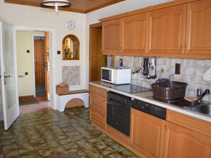 Réfrigérateur, micro-ondes, four, lave-vaisselle