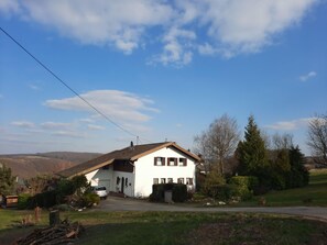 Exterior - Wohnung in Starkenburg mit Kleiner Terrasse by Interhome (Irmenach)