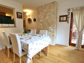 Dining - Rosie desing skipist by Interhome (Bad Kleinkirchheim)
