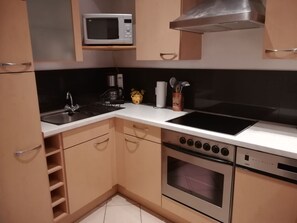 Fridge, microwave, oven, dishwasher - Tolle Ferienwohnung in Burkheim by Interhome (Schelingen)