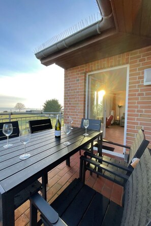 Outdoor dining - Appartement mit Privater Sauna und Meerblick by Interhome (Bannesdorf)