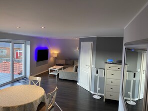 TV, DVD player - in ruhiger Lage mit großem Balkon by Interhome (Bannesdorf)