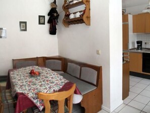 Dining - 3 Zimmer- Appartement Hildegard by Interhome (Usingen)