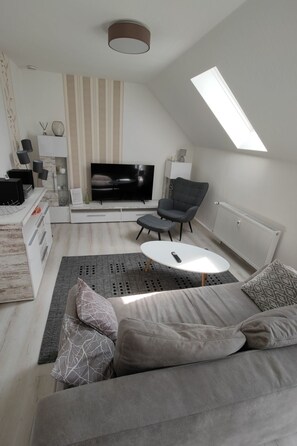TV - Urlaubszuhause by Interhome (Naundorf)