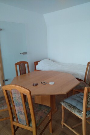 Dining - Ferien- und Monteurwohnung Nepperwitz Süd by Interhome (Bennewitz)