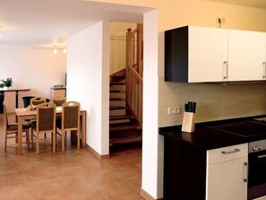 Fridge, oven, dishwasher, cookware/dishes/utensils - Beim Kahnfährmann by Interhome (Schlepzig)