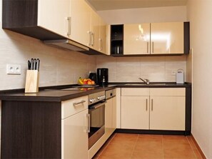 Fridge, oven, dishwasher, cookware/dishes/utensils - Beim Kahnfährmann by Interhome (Schlepzig)