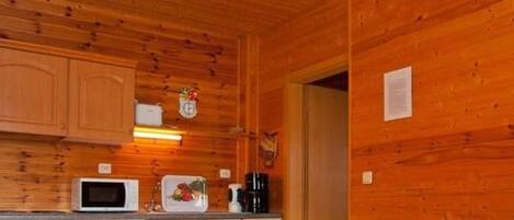 Réfrigérateur, micro-ondes, four