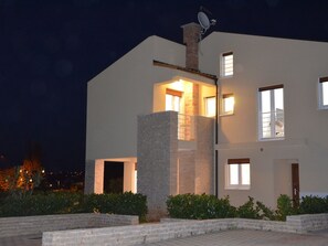 Exterior - mit Blick auf das Wasser by Interhome (Poreč/Nova Vas)