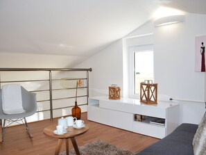 TV - mit Blick auf das Wasser by Interhome (Poreč/Nova Vas)