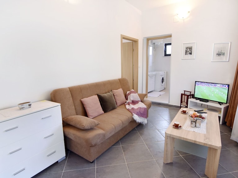 Zweizimmerwohnung Mit Großer Terrasse In Grupija By Interhome - Piran