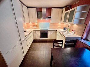 Fridge, oven, dishwasher, cookware/dishes/utensils - Apartment Alfons by Interhome (Gosberg)