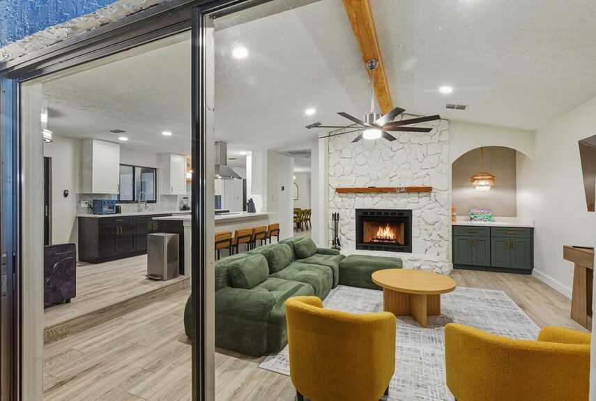 Spacious New Renovated Home On Golf Course, Heated Pool, Pickleball, Game Room - Land O' Lakes, FL
