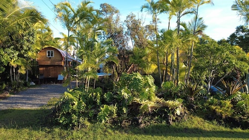 Tiny Home & Sauna; Walk to Kehena Black Sand Beach –Near Lava heated Hot Springs