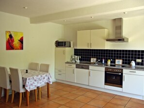 Réfrigérateur, micro-ondes, four, lave-vaisselle