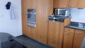 Frigorifero, microonde, forno, lavastoviglie