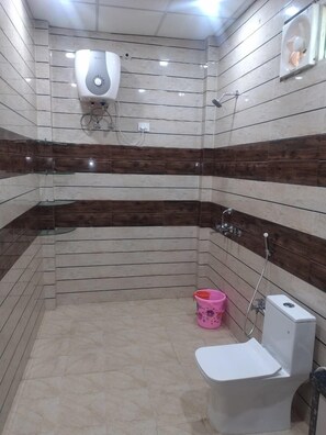 تجهيزات دش، مناشف، صابون، شامبو