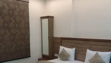 Rollaway beds, free WiFi, bed sheets