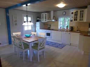 Fridge, microwave, oven, dishwasher - Haus in Zimmert mit Terrasse, Grill und Garten by Interhome (Rieseby)