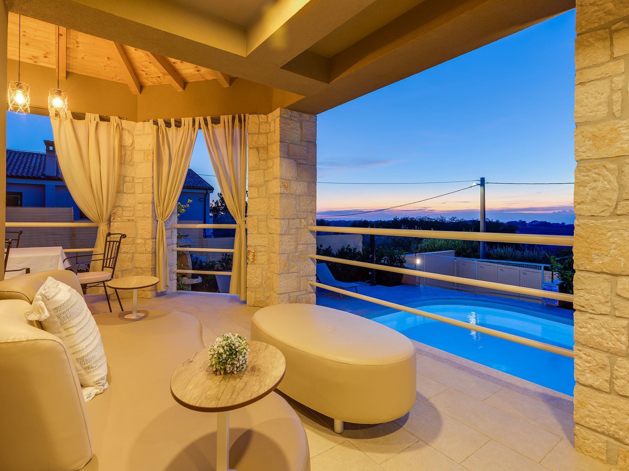 Et oppvarmet basseng