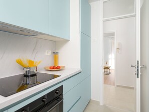 Fridge, microwave, oven, dishwasher - Wohnung Pina Porec by Interhome (Poreč)