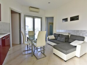Living area - Apartment INES by Interhome (Umag/Juricani)