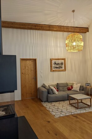 TV, fireplace - La Motta Panorama by Interhome (Scuol)