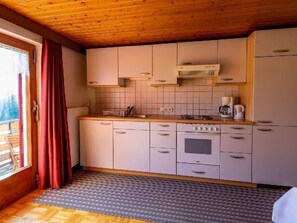 Fridge, oven, cookware/dishes/utensils