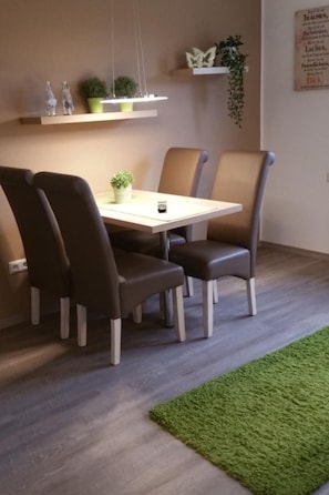Dining - Ganze Wohnung in Voslapp by Interhome (Wilhelmshaven)