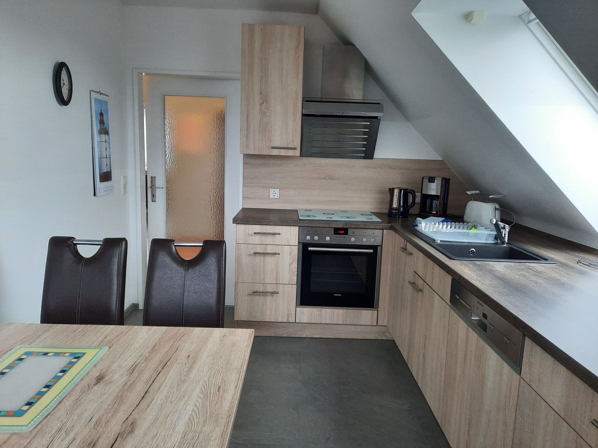 Réfrigérateur, micro-ondes, four, lave-vaisselle