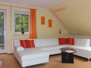 TV - FeWo am Schlosspark by Interhome (Elstra)