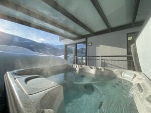 Outdoor spa tub - Charmantes Ferienhaus mit Whirlpool by Interhome (Arnbach)